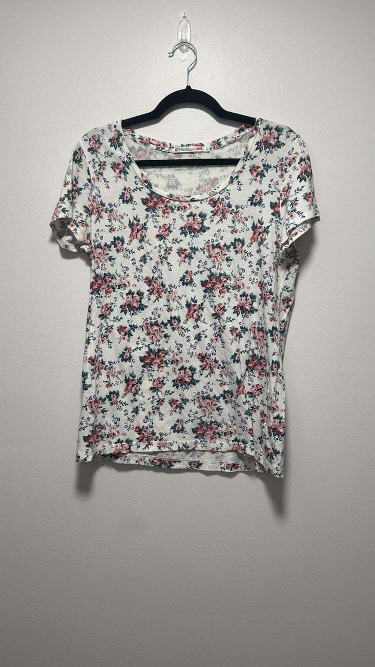 Laura Ashley Women’s White and Pink Floral Archive Collection Tee Shirt Size L